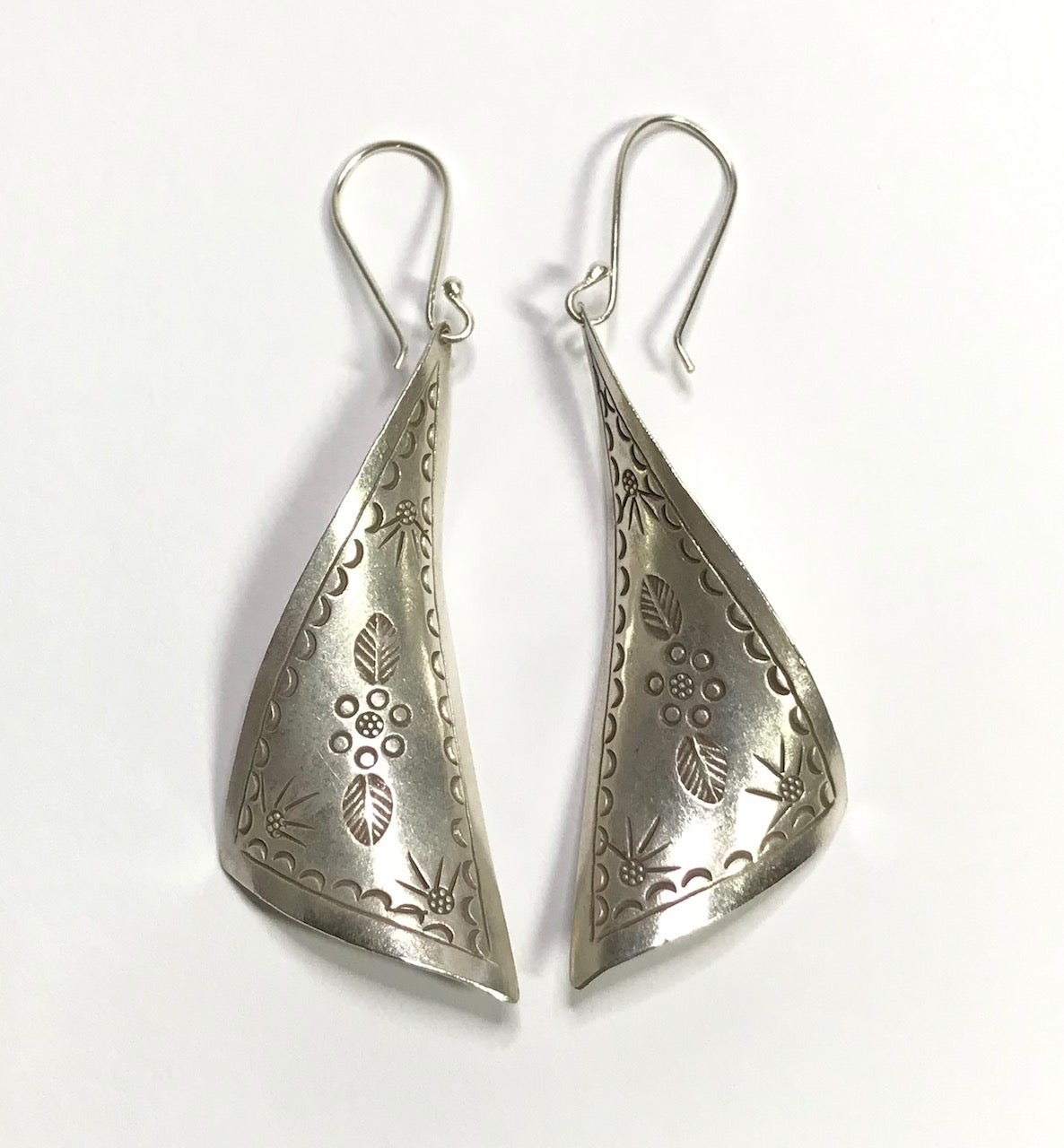 Thai Hill Tribe Engraved Floral Earring